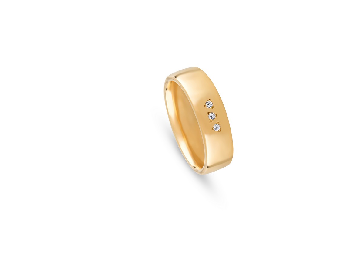 ALIANÇA DE CASAMENTO ROMANTIS EM OURO AMARELO COM ZIRCÓNIAS BRANCAS