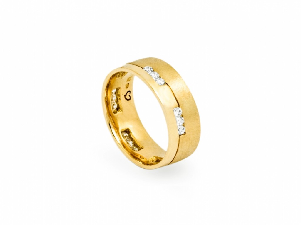 Aliança de Casamento Ouro Amarelo com Diamantes ALR004098