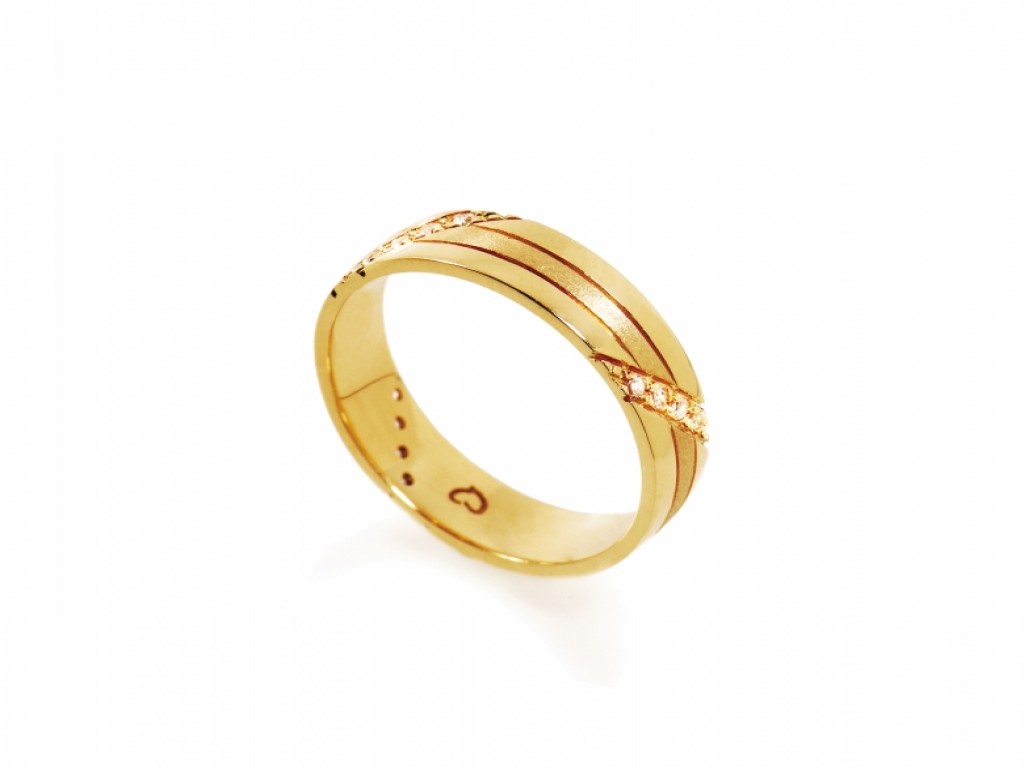 Aliança de Casamento Ouro Amarelo com Diamantes ALR004080