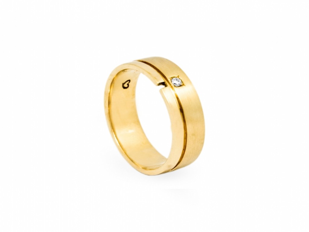 Aliança de Casamento Ouro Amarelo com Diamantes ALR003574C